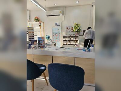Dr.EYE+ Vision Center