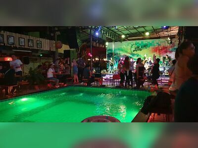Blue Bar Lampang