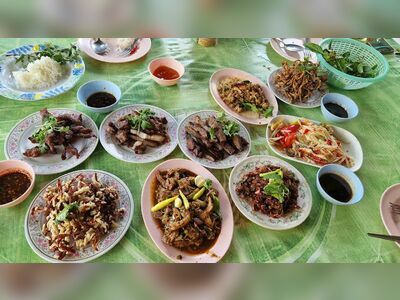 Sang Phee Nong (Dinosaur Restaurant)