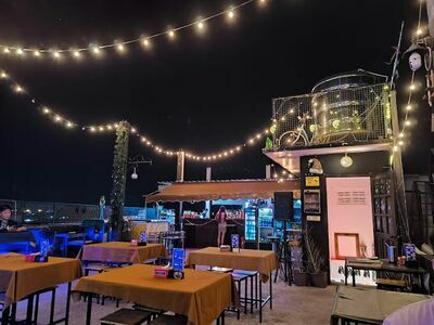 Honeymoon Bar
