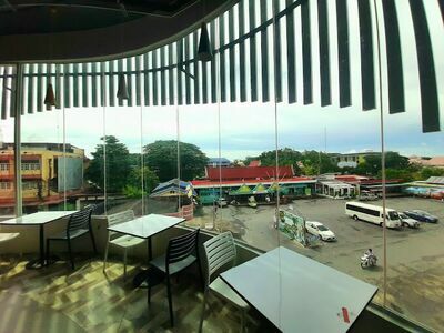 Lee Mart Shopping Center