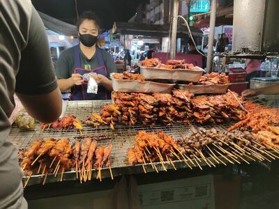 Rung Ruen Rom Market