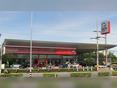 MG Phetchaburi by Pornnuphap