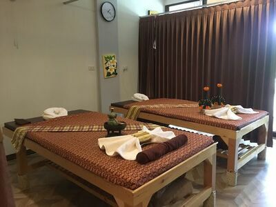 Aura Health Massage