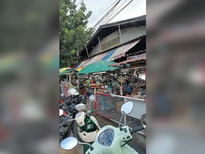 Kad Muek Market