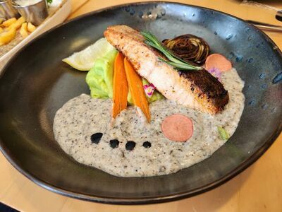 Chef Plus Cafe' & Bistro