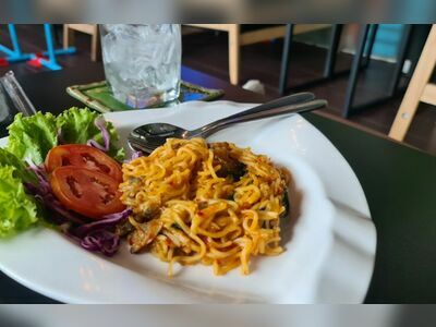 Longma Café Phetchaburi By Jnee