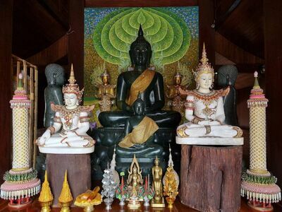 Wat Somdet Phu Ruea Ming Mueang