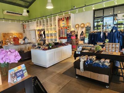 Nan Gift & Souvenir Shop