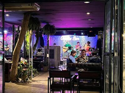 Good's Bar Lampang