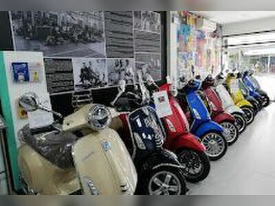 Vespa Ratchaburi by Tech Ampon
