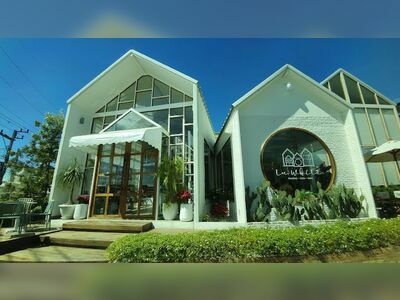 IN WHITE: NOODLES & CAFE' - Surin