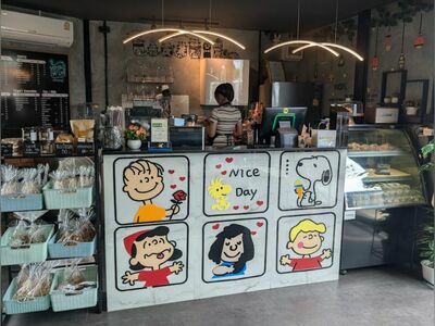 Longma Café Phetchaburi By Jnee