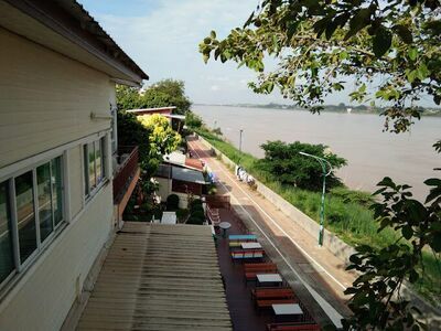 Ban Sabai Rim Khong