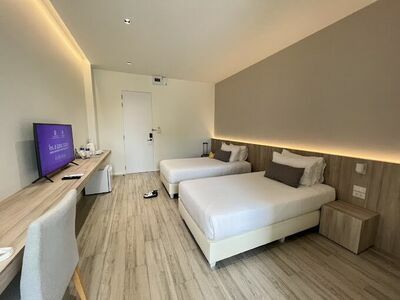 WIIN Phetchaburi Hotel