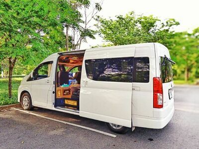 Bus and Minivan Rental