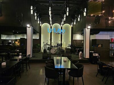 U-Tube Bar & Restaurant
