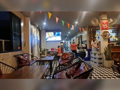 Jee Loei Mini Bar & Hostel