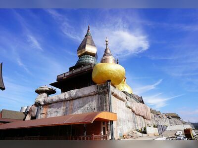 Wat Somdet Phu Ruea Ming Mueang