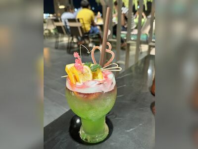 Ruk Lao Bar & Café