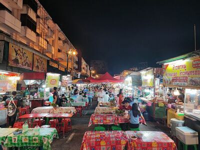 Rung Ruen Rom Market