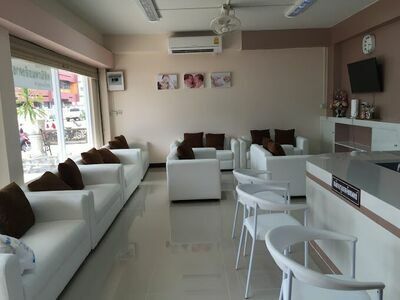 Doctor Angkarn Clinic