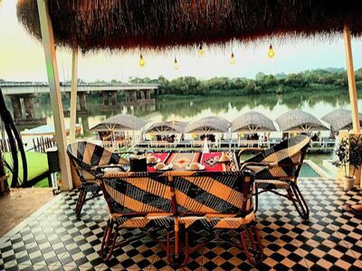 Chomjan Restaurant