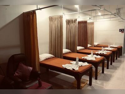 Tri Trang Massage