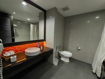 Sunee Grand Hotel