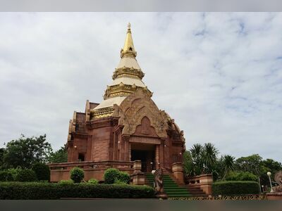 Buraphajarn Stupa at Pa Salawan Temple