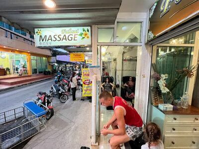 Fahsai Massage