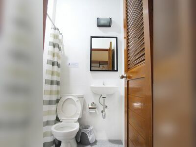 The Cozy Hotel (โรงแรม เดอะโคซี่ เพชรบุรี)