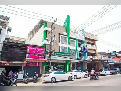 Dr. Bunluesak Clinic - Nawat - Petchlada Kidney Disease, Kidney Stones, Skin Care, Hair Health, Male Health