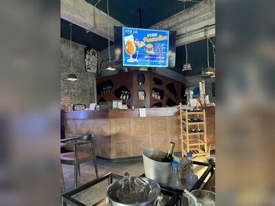 River Bar & Restaurant