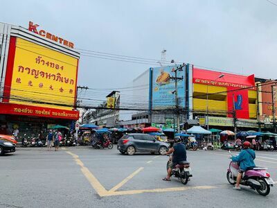 Bang Lamphu Market