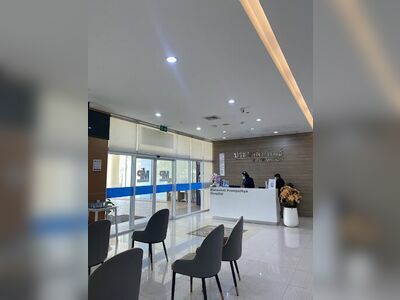 Mahachai Hospital with Doctors