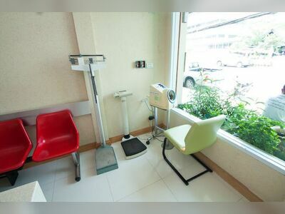 Dr. Bunluesak Clinic - Nawat - Petchlada Kidney Disease, Kidney Stones, Skin Care, Hair Health, Male Health