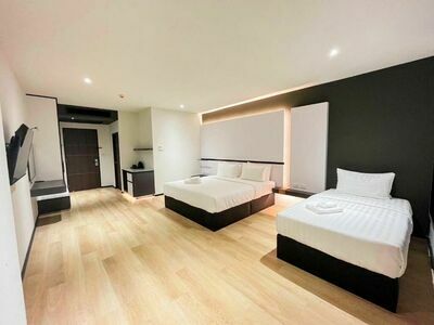 9D City Hotel & 9D Express Hotel