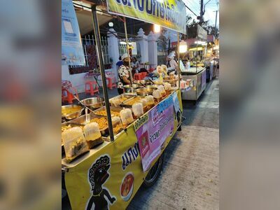 Wat Buraph Night Market