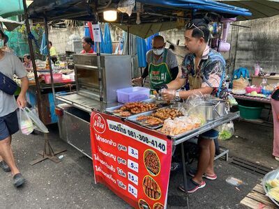 Wat Lum Market
