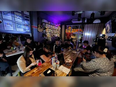 WHAT DA ALE "Trang Music Bar"