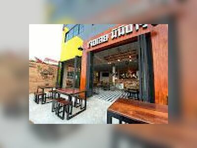 Jee Loei Mini Bar & Hostel