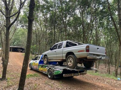 Tod Muang Loei Slide-On Tow Truck