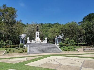 Suan Sathan Chakri Anusorn (Chakri Memorial Park)