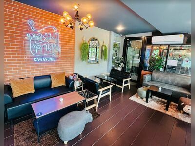 Longma Café Phetchaburi By Jnee