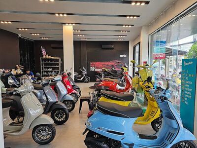 Gusto Motorino i (Vespa Motorcycle Dealer in Phetchaburi)