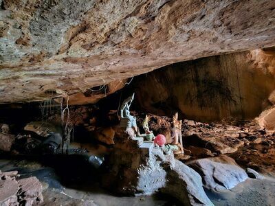 Nakee Cave