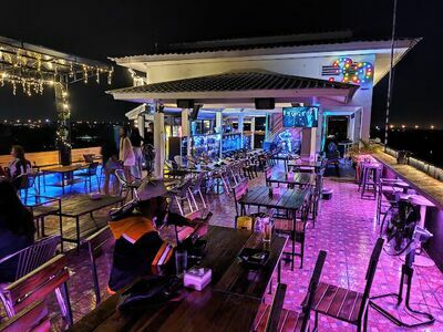 Chomkhong Sky View Bar