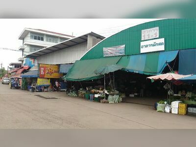Mueang Thong Charoen Sri Market