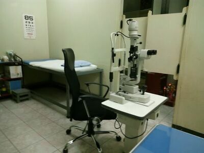Dr. Amphorn Eye Clinic